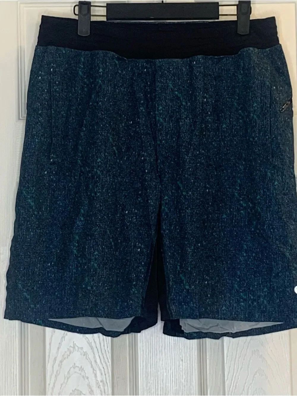Lululemon T.H.E. Short Luxtreme Liner 9"
Mix Match Asphalt Blue Medium